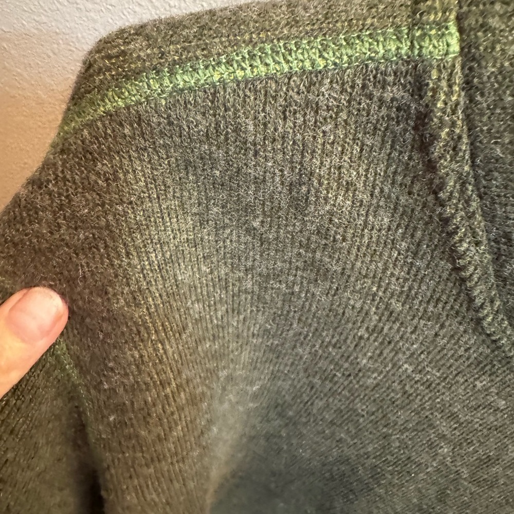 WOOL EXOFICCIO WOOL Donegal V Neck Men’s Sweater Green Size Medium Soft EUC - Picture 6 of 11